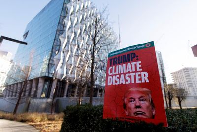 Trump signs order to withdraw US from Paris climate agreement for second time