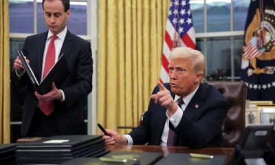 Trump signs orders to try to tackle inflation and lower energy prices