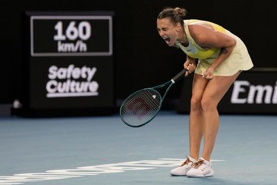 Aryna Sabalenka reaches the Australian Open semifinals as she seeks a third title in a row