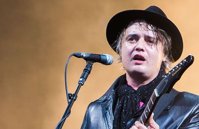 Pete Doherty offers to tour with Oasis for free