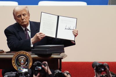 Trump's Order Ends Birthright Citizenship Starting in 30 Days; Will it Survive? Experts Weigh In