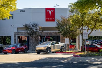 Analyst overhauls Tesla stock price target with Q4 earnings in focus