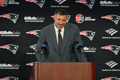 Video captures Mike Vrabel’s first day as Patriots head coach