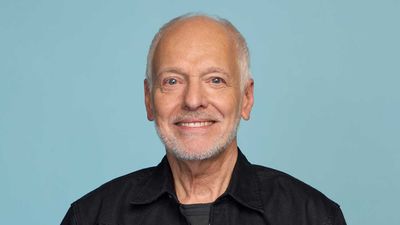 "Let's make more memories together!" The seemingly unstoppable Peter Frampton announces another US tour