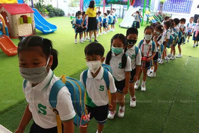 Schools close as air quality falls