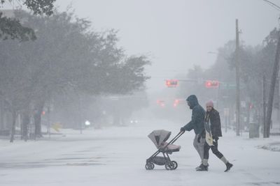 Major winter storm that dumped record-breaking snow on New Orleans is now moving into Florida and the Carolinas