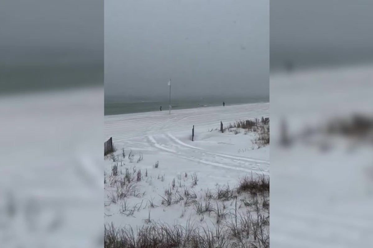 Watch 'history in the making' as rare winter storm…