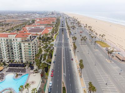 Huntington Beach votes unanimously to be declared ‘non-sanctuary city’