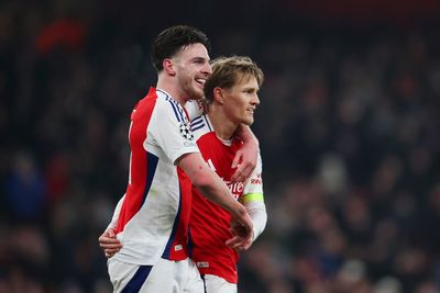 Arsenal avoid the pitfalls of European rivals with cruise through Champions League