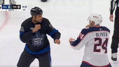 Ryan Reaves Drops Gloves With Mathieu Olivier in Enthralling Heavyweight Scrap