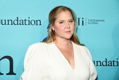 Amy Schumer says online ‘moon face’ comments led her to Cushing syndrome diagnosis