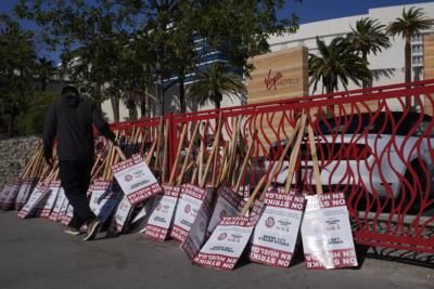 Las Vegas Hotel Workers End Longest Strike With New Contract