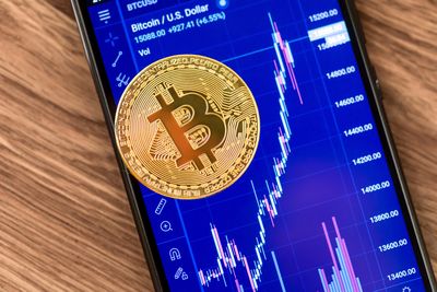 Bernstein Analysts Think the TRUMP Meme Coin Just Started a New ‘Crypto Era.’ 1 ETF to Buy Now.