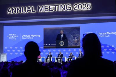 US President Trump threatens tariffs at 2025 Davos World Economic Forum