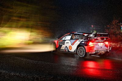 WRC Monte Carlo: Neuville snatches lead after Ogier error, Rovanpera struggles