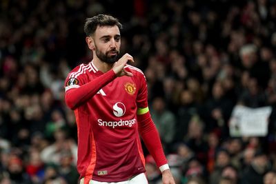 Bruno Fernandes scores stoppage-time winner as Manchester United beat Rangers