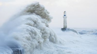 Explosive 'bomb cyclone' descending on UK and Ireland with up to 100 mph winds