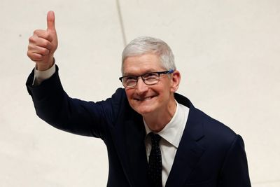 Apple CEO Tim Cook follows a strict routine, including eating at the same cafeteria every single day