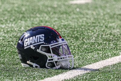 Giants lose defensive assistant Zak Kuhr to Patriots