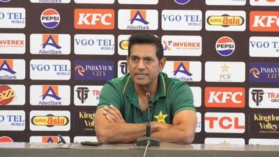 'We should make spin tracks for home advantage' - says Pakistan's interim coach Aaqib Javed