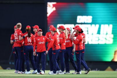 England coach responds to Alex Hartley's fitness criticism after Women's Ashes defeat