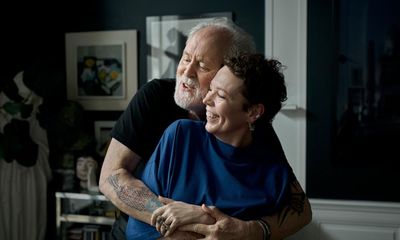 Jimpa review – Olivia Colman soars in otherwise muddled queer family drama