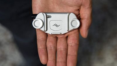 Peak Design issues warning about fake Capture Clip products