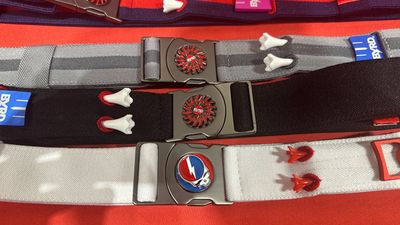 I saw this golf belt at the PGA Show and it's actually genius