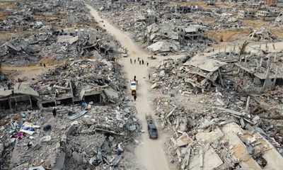 Bombs buried in Gaza rubble put at risk thousands returning to homes, say experts