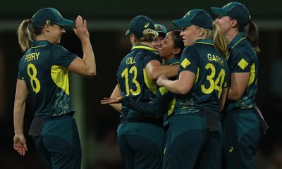 Women’s Ashes: Australia defeat England again in third T20 – as it happened