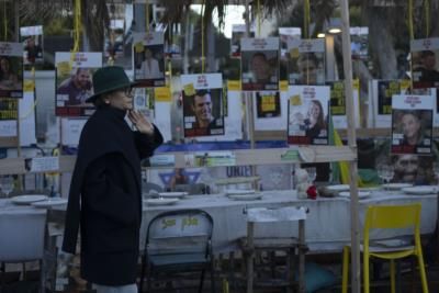 Hamas Releases Four Female Israeli Soldiers Held Captive In Gaza