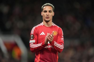 Manchester United agree double January deal as latest loan move confirmed