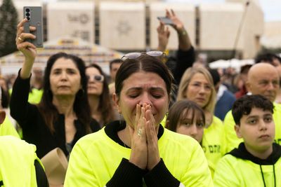 Hamas Releases Four Female Israeli Soldiers in Exchange for 200 Palestinian Prisoners as Fragile Cease-Fire Continues