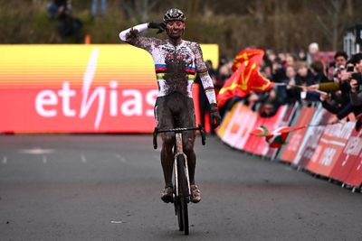 Mathieu van der Poel dominates Maasmechelen World Cup after Wout van Aert falls in the mud