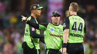 Hurricanes look to blow away Warner early in BBL final