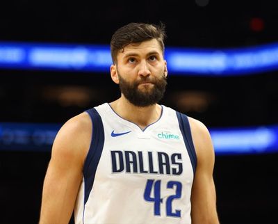 Mavericks' Maxi Kleber Out Indefinitely With Broken Foot