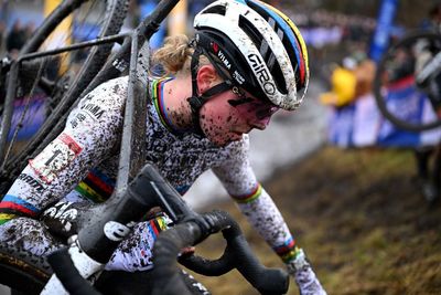 Fem van Empel misses World Cup podiums on weekend, but 'form is there' for defence of Cyclocross World title