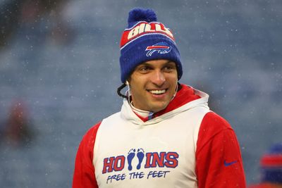 Bills WR Mack Hollins with another stunning fashion statement