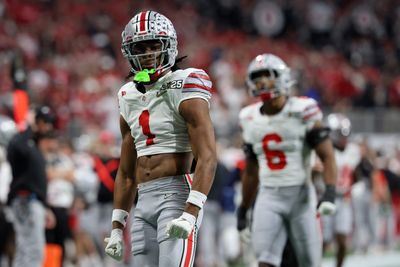 Ohio State cornerback announces return for senior season