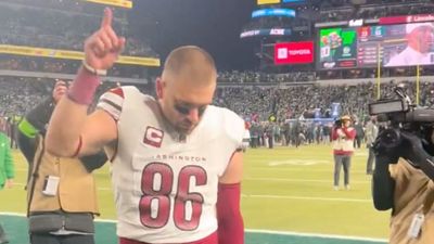 Eagles Fans Classily Celebrated Zach Ertz As He Left Field After NFC Championship