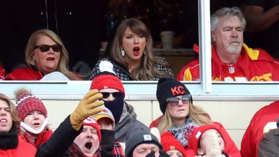 Cameras Caught Taylor Swift’s Stressed Reaction at Chiefs-Bills AFC Championship Game