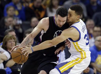 Warriors' Steph Curry gifts two signed jerseys to JJ Redick's sons