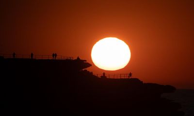 Capital cities expecting hot public holiday as Melbourne braces for 41C