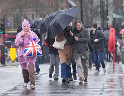 Storm Herminia LIVE: UK weather warnings as London faces more wind and rain