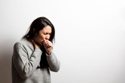 What are the symptoms of bronchitis? How to tell the difference from a common cold