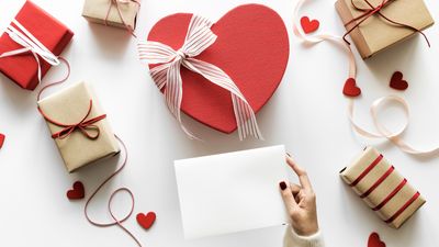 Valentine's Day Gift Guide 2025: luxurious gifts for the style savvy