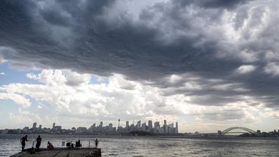 Heatwave temps plummet as winds and hail roll in