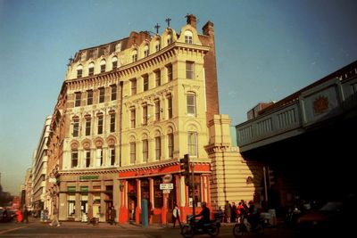 10 of London's greatest lost pubs — and the stories behind them