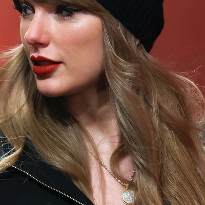 Fans Are Convinced Taylor Swift's AFC Championship Necklace Is a 'Reputation (Taylor's Version)' Clue