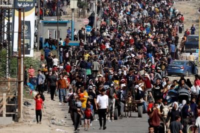 Thousands Of Displaced Palestinians Return Home To Northern Gaza